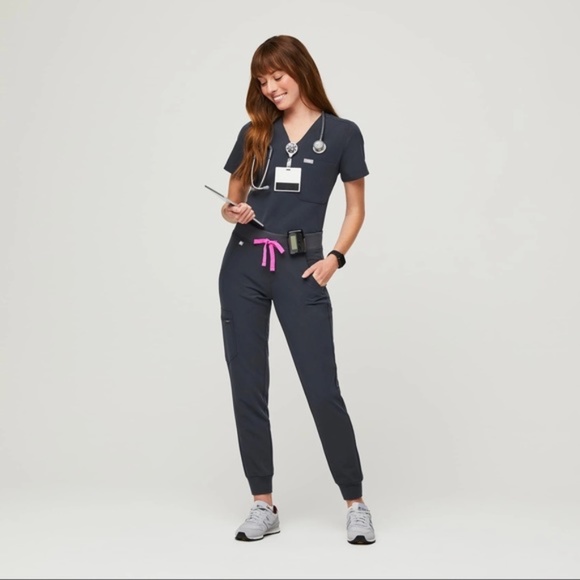 Figs - Picture 1 of 1